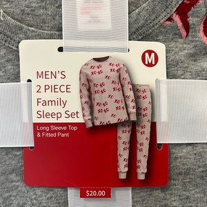 NWT! Target XO print Valentines matching family sleep set men’s (top&bottom)